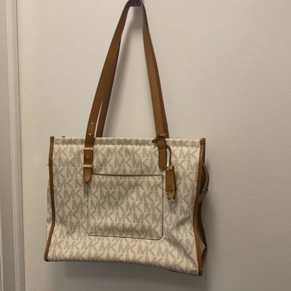 🔥Sale🔥Michael Kors Darien medium tote - Picture 6 of 16